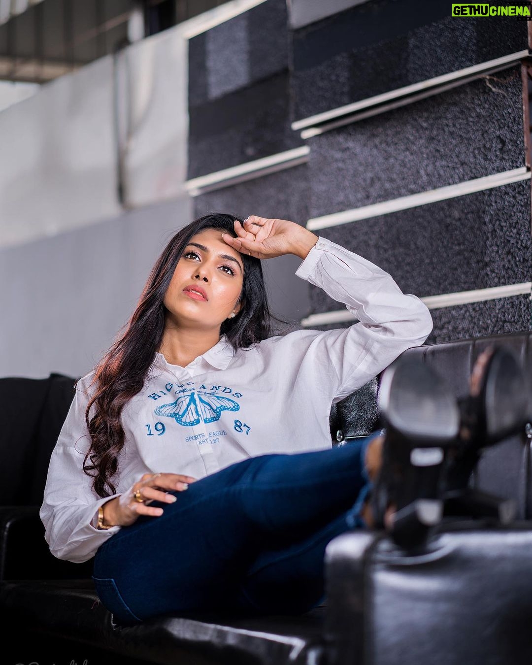 Satya sri Instagram - Too glam to give a damn.๐ PC: @ravi_cross_clickx #satyasri #jabardasth_satyasri #actresssatyasri #stylish #tollywood #teluguqueen #instagood #behappy #bepositive #satyasrifanforever #satyasristories