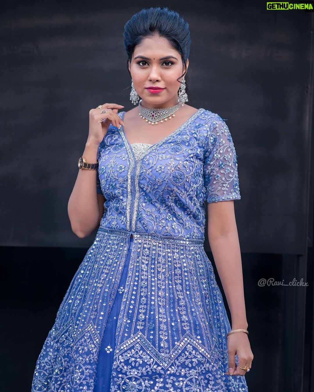 Satya sri Instagram - Dream big, sparkle more, shine bright π PC: @ravi_cross_clickx #satyasri #jabardasth_satyasri #actresssatyasri #tollywood #teluguqueen #instagood #behappy #bepositive #satyasrifanforever #satyasrifanforever