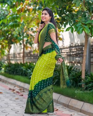 Satya sri Instagram - Believe in the power of your dreams🤟
Felling grand in green 💚

PC: @ravi_cross_clickx 

#satyasri #actresssatyasri #jabardasth_satyasri #tollywood #teluguqueen #instagood #greendress #bepositive #behappy #satyasrifanforever #satyasristories