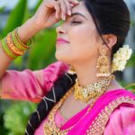 Satya sri Instagram - 🩷⚡️💚 #dasara2023 PC: @pics_by_3nethra Hairstyle: @mahesh_bridal_makeovers Jewellery: @emmadi_silver_jewellery #satyasri #jabardasth_satyasri #actresssattasri #teluguqueen #tollywood #instagood #bepositive #behappy #satyasrifanforever #satyasristories