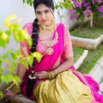 Satya sri Instagram - 🩷⚡️💚 #dasara2023 PC: @pics_by_3nethra Hairstyle: @mahesh_bridal_makeovers Jewellery: @emmadi_silver_jewellery #satyasri #jabardasth_satyasri #actresssattasri #teluguqueen #tollywood #instagood #bepositive #behappy #satyasrifanforever #satyasristories