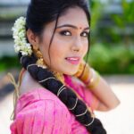 Satya sri Instagram - 🩷⚡️💚 #dasara2023 PC: @pics_by_3nethra Hairstyle: @mahesh_bridal_makeovers Jewellery: @emmadi_silver_jewellery #satyasri #jabardasth_satyasri #actresssattasri #teluguqueen #tollywood #instagood #bepositive #behappy #satyasrifanforever #satyasristories