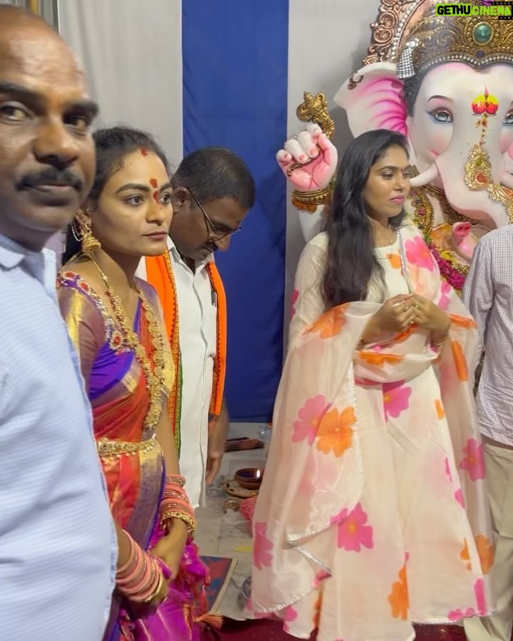 Satya sri Instagram - Thank you for inviting me to Ganesh Puja LB nagar Hasthinapuram Division women’s president @nikithareddy258 And KAMALA garu wife of LB nagar MLA DEVIREDDY SUDHEER REDDY GARU AND COPORATOR @hema_samala22 garu #jaibhologaneshmaharajkijai🙏🏻 #satyasri #actresssatyasri #jabardasth_satyasri #tollywood #teluguqueen #instagood #ganeshchaturthi #satyasrifanforever #satyasristories