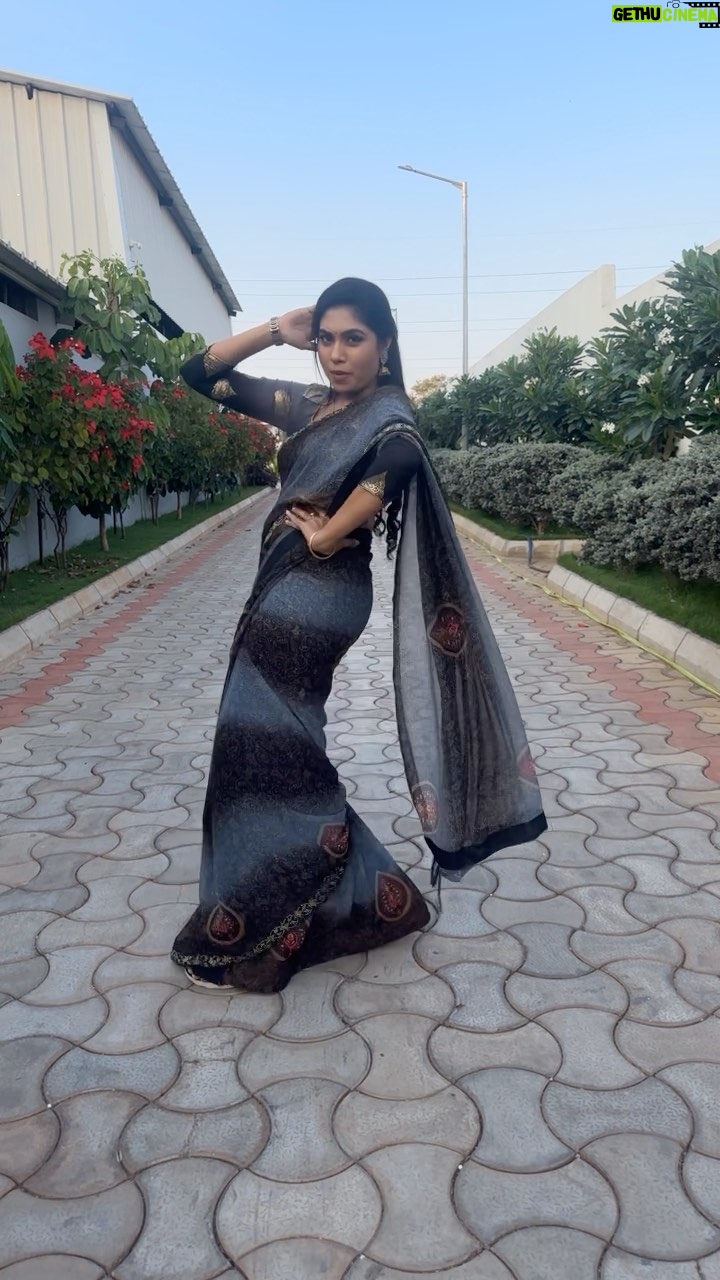Satya sri - 21.6K Likes - Came with trend
#satyasri #jabardasth_satyasri #actresssatyasri #tollywodd #teluguqueen #reelsinstagram #behappy #bepositive #satyasristories #satyasrifanforever
