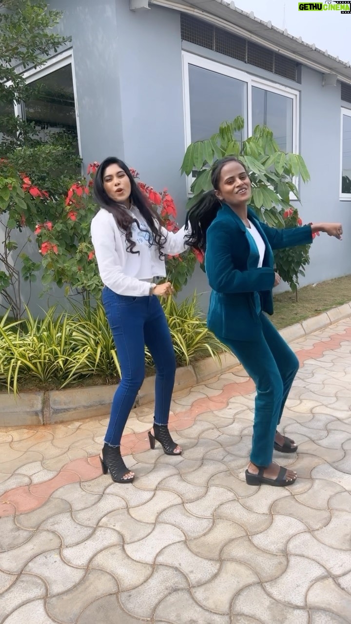 Most liked Instagram photo of Satya sri