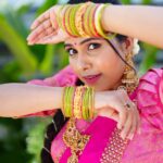 Satya sri Instagram - 🩷⚡️💚 #dasara2023 PC: @pics_by_3nethra Hairstyle: @mahesh_bridal_makeovers Jewellery: @emmadi_silver_jewellery #satyasri #jabardasth_satyasri #actresssattasri #teluguqueen #tollywood #instagood #bepositive #behappy #satyasrifanforever #satyasristories