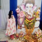 Satya sri Instagram - Thank you for inviting me to Ganesh Puja LB nagar Hasthinapuram Division women’s president @nikithareddy258 And KAMALA garu wife of LB nagar MLA DEVIREDDY SUDHEER REDDY GARU AND COPORATOR @hema_samala22 garu #jaibhologaneshmaharajkijai🙏🏻 #satyasri #actresssatyasri #jabardasth_satyasri #tollywood #teluguqueen #instagood #ganeshchaturthi #satyasrifanforever #satyasristories