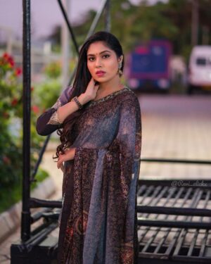 Satya sri Instagram - Beauty with loyalty 
 
PC: @ravi_cross_clickx 

#satyasri #jabrdasth_satyasri #actresssatyasri #tollywood #teluguqueen #instagood #behappy #bepositive #satyasrifanforever #satyasristories