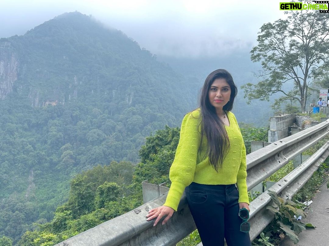 Satya sri Instagram - Adventure awaits above the clouds #ooty #nature #satyasri #actresssatyasri #jabardasth_satyasri #inastagood #bepositive #behappy #naturephotography #tollywood #teluguqueen #satyasrifanforever #satyasristories Ooty & Coonoor, Nilgiri Hills, Tamil Nadu