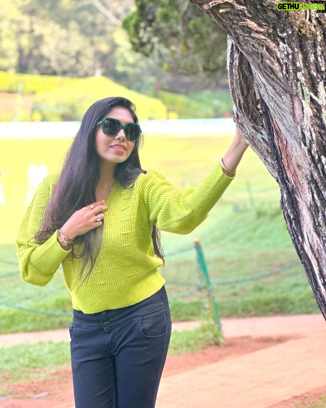 Satya sri Instagram - OOTY BOTANICAL GARDEN #ilovethisplace❤️ #nature #satyasri #jabardasth_satyasri #actresssatyasri #tollywood #teluguqueen #instagood #botanicalgarden #satyasrifanforever #satyasristories Govt Botanical Garden Ooty
