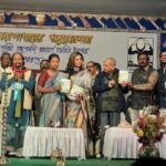 Sayantika Banerjee Instagram - মাননীয়া মুখ্যমন্ত্রী মমতা বন্দ্যোপাধ্যায়ের অনুপ্রেরণায়, স্থানীয় প্রশাসন, মন্ত্রী,বিধায়ক এবং বিশিষ্ঠ লেখকের উপস্থিতিতে ৩৯ তম বাঁকুড়া জেলা বইমেলার কিছু বিশেষ মূহুর্ত #pasheachibankura প্রাণের শহর বাঁকুড়া