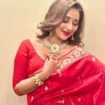 Sayantika Banerjee Instagram - 26.12.23- As SHOWSTOPPER for BALUCHARI FASHION SHOW @BISHNUPUR MELA23 #pasheachibankura #bankura -SAREE - BALUCHARI FROM BISHNUPUR -STYLING - @sandip_jaiswal ACCESSORIES- @illuminate_shine_everyday MAKEUP- @amyra41222 HAIR- @arup9099 Team SB - @am.it4259 @goutambhowmik12
