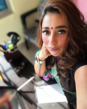 Sayantika Banerjee Instagram - ☀️ 
#withlovesayantika