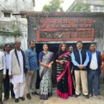 Sayantika Banerjee Instagram - ১/১২/২৩-ছাতনা বিধানসভায় মধ্যযুগের বাংলা সাহিত্যের নক্ষত্র কবি বড়ু চণ্ডীদাস’এর সমাধি ক্ষেত্র,মর্মর মূর্তি এবং সংগ্রহশালা ঘুরে দেখলাম,এবং কিছু সময় কাটালাম। এরপর,শুশুনিয়া’তে বাংলা সড়ক যোজনার অনুদান মূল্যে হওয়া রাস্তার উদ্বোধন করলাম।মাননীয়া মুখ্যমন্ত্রীর অনুপ্রেরণায় এবং বাঁকুড়ার ডি এম স্যার জেলা পরিষদ এবং ছাতনা পঞ্চায়েত সমিতির সহায়তায় কাজাটরর শুভারম্ভ হল। #pasheachibankura Susunia Hill