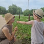 Sayuri Fujita Instagram - 민들레 찾으로 갔다. We went looking for dandelions. タンポポを探しに行った。🌱