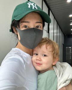 Sayuri Fujita Instagram - 키즈카페로 다녀왔다. 내 머리가 모든것을 말한다. Look at my hair and you can see what I've been through.キッズカフェに行って全と遊んできた。どれだけ激しく遊んだか私の髪型を見れば伝わるはず。🙈