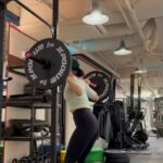 Sayuri Fujita Instagram - 16키로 된 아들을 놀아주고 들고다니려면 체력 필수다💪🏾 It takes a lot of energy to carry around and play with my 35lb Son💪🏾16キロの息子を担いだり遊んだりするには体力が必要🌝#workoutmotivation