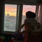 Sayuri Fujita Instagram - 젠이 하늘에 불이 났다고 말했다.이런 추억 하나하나 간직하고 싶다. Zen said that the sky was on fire. I want to keep every one of these memories.ゼンが空を見て空に火が出たと言った。こういう思い出ひとつずつ大事にしたい。#🔥
