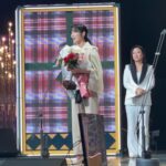 Sayuri Fujita Instagram - 2022년 KBS 연예대상 최우수상 받았어요. 정말 감사합니다. 제가 젠을 출산할 때 반대가 많았었고 제가 슈퍼맨이 돌아왔다 출연할 때도 반대가 많았었어요. 맞바람이 세면 셀수록 비행기는 더 높게 올라갈 수 있다는 말을 믿고 지금까지 열심히 달려왔어요. 태어나서 잘하는 거 하나도 없는 제가 젠이 이 세상에 태어나게 하는 것 그거 하나 정말 잘했다고 생각해요. 항상 아이를 우선으로 생각해 주시고 배려해 주신 슈퍼맨 피디님과 작가님 그리고 슈퍼맨 스태프님 정말 대단히 감사합니다. 🙏🏽 I won the Grand Prize at the KBS Entertainment Awards. 2022年KBS芸能エンターテインメント大賞で、素晴らしい賞を頂きました。ありがとうございます🙏🏽#KBS#kbsentertainmentawards2022