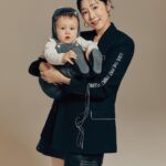 Sayuri Fujita Instagram - 2022년 1월호에서 만나요🤎We were on the magazine cover for Woman Sense🤎2022年の一月号の雑誌のカバーをさせてもらいました。おかげさまで息子と楽しく撮影できました。🤎#우먼센스#womansencemagazine#우먼센스