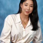 Sayuri Fujita Instagram - Hello. My name is lily🇺🇸 🩵🩵AI로 만든 90년대 미국 졸업 사진🔹My graduation photos as made by AI to look like the 1990s.AIで作ったアメリカ90年代卒業アルバム写真🔹