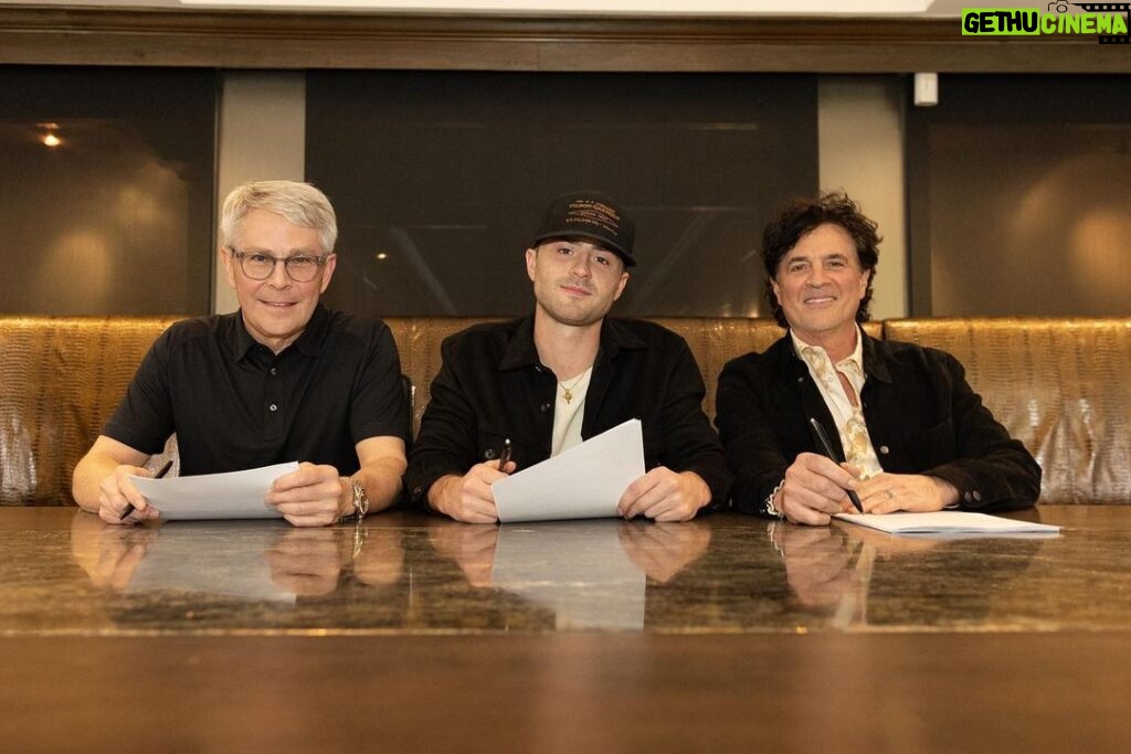 Scott Borchetta Instagram - This is such an amazing signing! Talk about ‘manifesting’… that Greylan has had the vision and desire to be with Big Machine since he was a young boy is just incredible. He’s become one of the best young writers in Nashville and his recording career is now lined up to follow his writing success in short order. Welcome to the Machine, @greylanjames!
