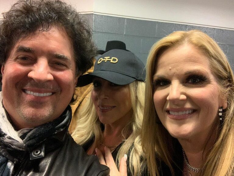 Scott Borchetta Instagram - What a week for our amazing women of Country!!! @wynonnajudd took us on a rollercoaster of amazing music, emotions & memories. I had the amazing fortune to work with Wy on her first two solo albums - some of the best 90’s country! Was so great to see her doing what nobody else can. Special guests @trishayearwood @martinamcbride #brandycarlisle helped remove the roof of the @bridgestonearenaofficial @jwowen