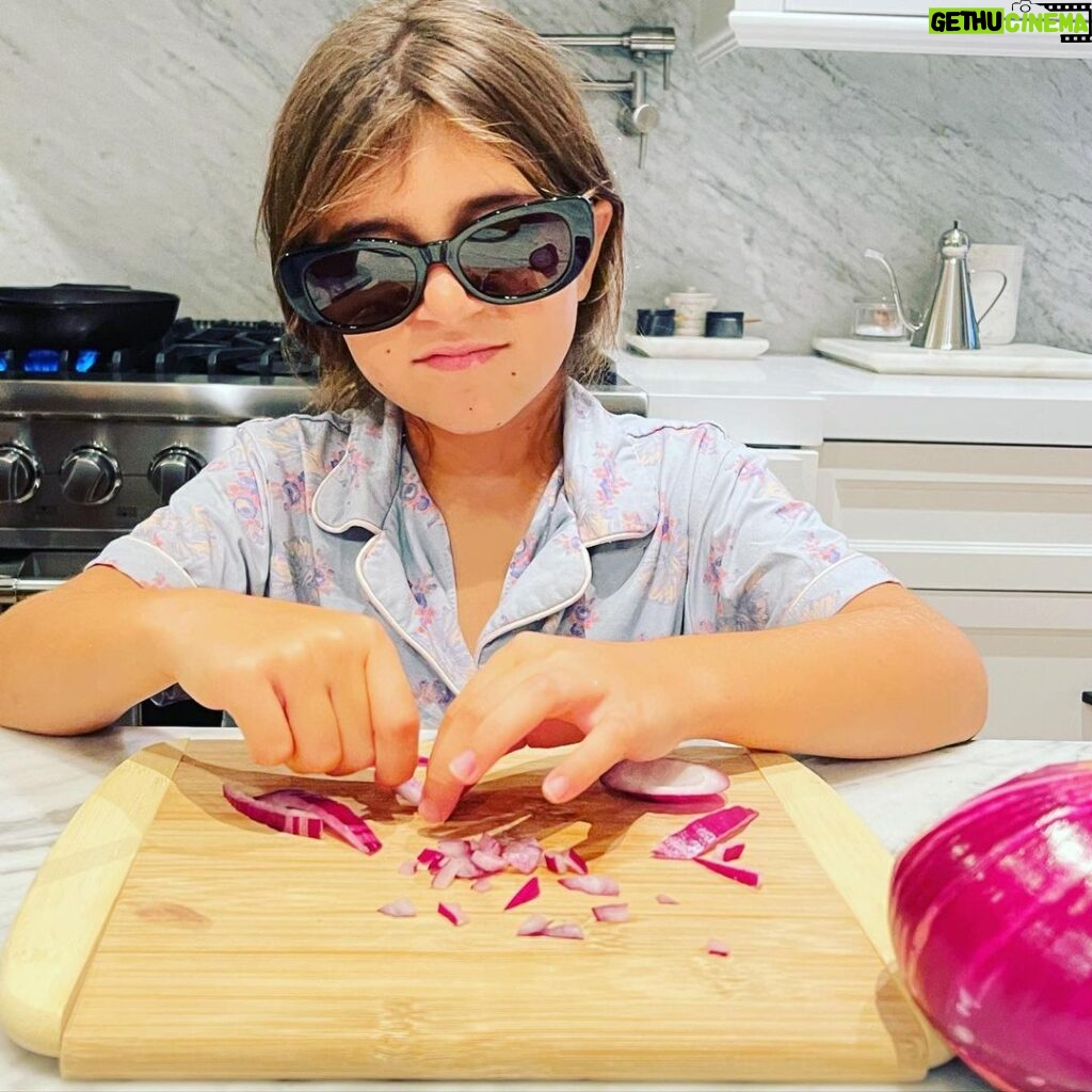 Scott Disick Instagram - I wear my sunglasses at night So I can, so I can. CHOP ONIONS 🧅