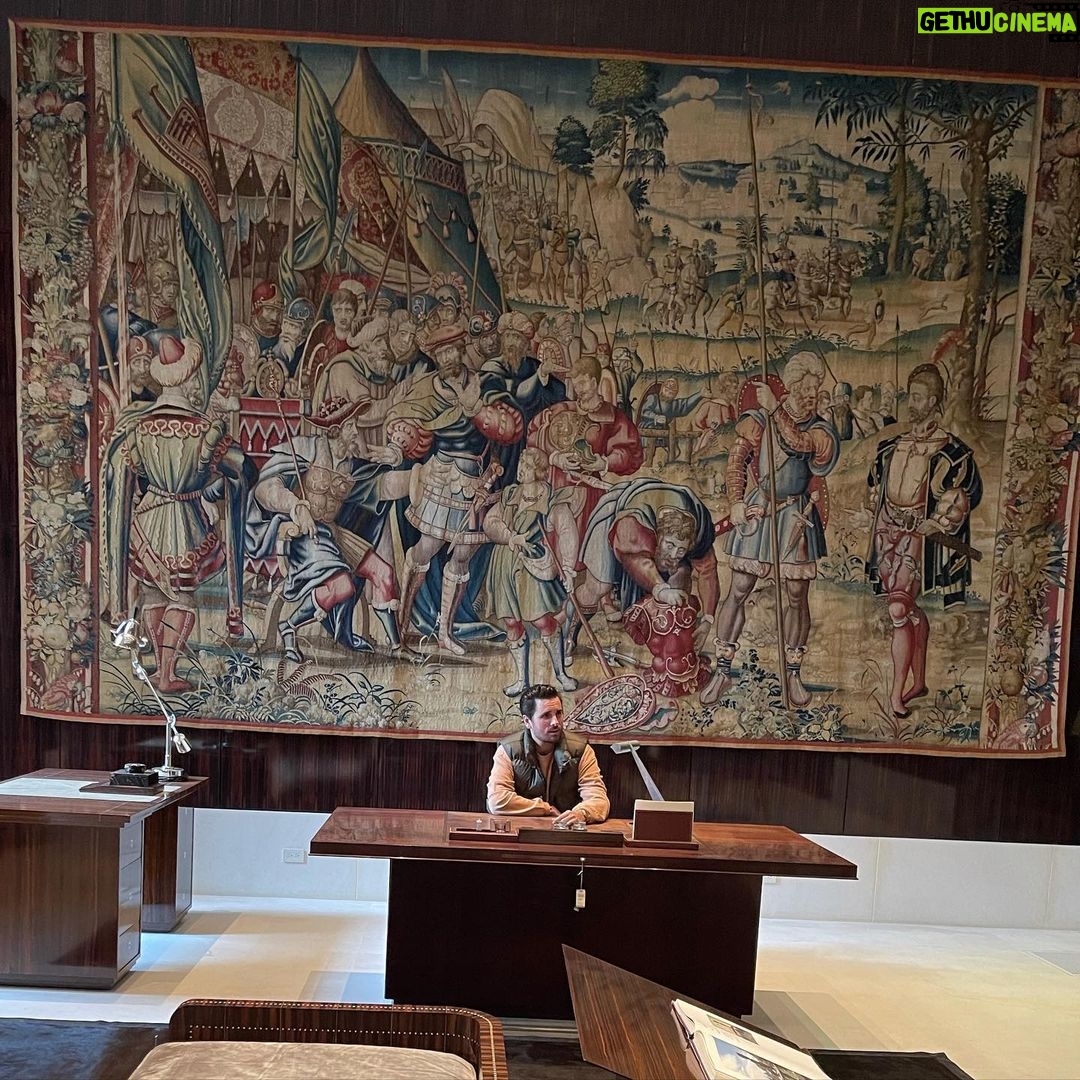 Scott Disick Instagram - Tiny little office
