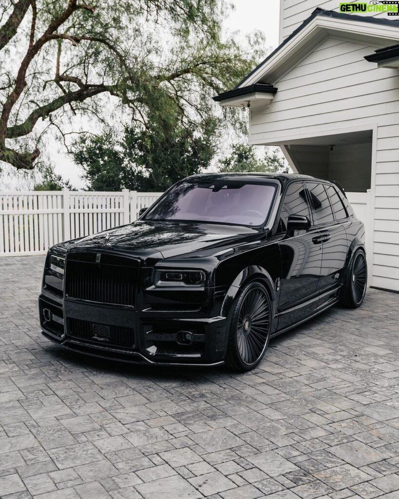 Scott Disick Instagram - Nothing but quality.. Built for @letthelordbewithyou on his 1 of 1 Forged Carbon @urbanautomotive Rolls Royce Cullinan featuring his set of our 3-Piece VL54 Signature Series®. Finished in a stunning Brushed Satin Liquid Smoke finish for the centers & Polished Gloss Liquid Smoke outer lips. Commissioned by: @platinum_group @jkplatinum @gplatinum - #mvforged #truebespokewheels #forgedwheels #rollsroyce #cullinan #platinumgroup #rollsroycecullinan