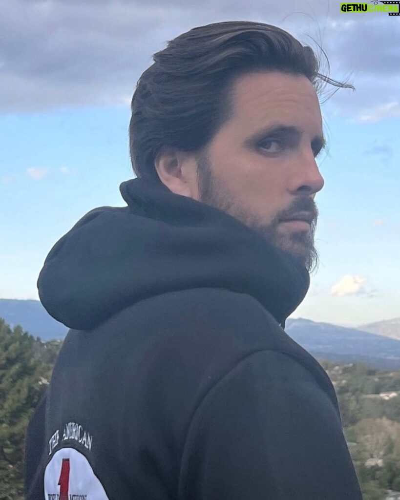 Scott Disick Instagram - I’m partnering up with @shopcigaretteracing to pick one winner that will receive this exclusive Cigarette Racing Club package, complete with unseen footage of the new 52’ Thunder, unreleased Cigarette merchandise, and Cigarette’s best-selling apparel. #cigaretteracingpartner To enter: Follow @cigaretteracingteam, @shopcigaretteracing, @letthelordbewithyou, and @wiresonly -Like this post -Tag three friends who you think would love some @shopcigaretteracing apparel -For a bonus entry, repost this on your story! All entrants must be 18 years of age or older and must reside within the United States of America. The winner will be announced on 6/25/2023. This promotion is in no way sponsored, administered, or associated with Instagram, Inc. By entering, entrants confirm that they are 18+ years of age, release Instagram of responsibility, and agree to Instagram’s terms of use.