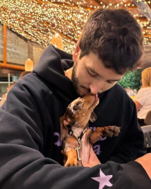 Sebastián Yatra Instagram - sigan a @mr.chokis