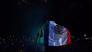 Sebastián Yatra Instagram - Hace tiempo no subía un video así… gracias a las 100,000 personas que vinieron a vernos ayer en San Luis Potosí 🇲🇽✨✨🇲🇽✨✨✨✨✨ VaGaBuNdO ya esta en el TOP 50 de México!!! Los amooo qué felicidad estar por aquí!!! 🔥🔥😍😍🔊🔊🔊🙏🏻🙏🏻 📹: @ketargomez