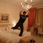 Sebastián Yatra Instagram - Bonsoir Paris 🫡🇫🇷 Hotel Le Bristol Paris