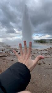Sebastián Yatra Instagram - Probabilidad 0.001% 🇮🇸😱😱😱😱 NI YO ME LO CREO / I CAN’T EVEN BELIEVE IT. Reykjavík, Iceland