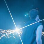 Sebastián Yatra Instagram - Se me fue un gallito a la mitad porque no estaba seguro sin cantarla en la octava de abajo o arriba 🫠🫠🫠🫠🫠🥲💔 AYER VINIERON 40,000 almas a vernos en Hermosillo, México y todos cantaron VaGaBuNdO Na Na Na Na Na 😍😍😍😍🔥🔥🔥🔥🏝️🍹 veranitooo ya te espero y empezamos el 16 de junio en España!!! Madrid en el estadio Civitas Metropolitano 🇪🇸🏟️😳🙏🏻 @omg.laliga 🎫 ve a conseguir ya tu entradaaaaa 😎😎😎😎🫶🏻✨