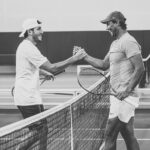 Sebastián Yatra Instagram - Voy a enmarcar esta foto, y le diré a mis hijos que gané yo 🎾🖼️🙃 I’m gonna frame this picture and my kids will be told that I won. 💚🫡 @rafaelnadal