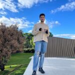 Sebastián Yatra Instagram - empezaría por una canción de amor ☕️ Madrid, Spain