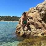 Sebastián Yatra Instagram - Un poquito de sol antes del último show del verano 🐠⛰️ Calella de Palafrugell