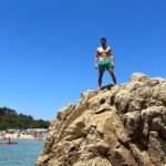 Sebastián Yatra Instagram - Un poquito de sol antes del último show del verano 🐠⛰️ Calella de Palafrugell
