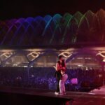 Sebastián Yatra Instagram – Ayer la cantamos así en Valencia, pero #Vagabundo ya es de ustedes!!! YA VAN MÁS DE 160K VIDEOS SUBIDOS 🥲🏝️🔥🍹🦦⛵️🌈👙🩳☀️🌅🫶🏻🙏🏻✨ Valencia, España