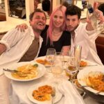 Sebastián Yatra Instagram – Todo gira entorno a _______ 🥖🥩🍨🍟🇫🇷 Saint-Germain-des-Prés