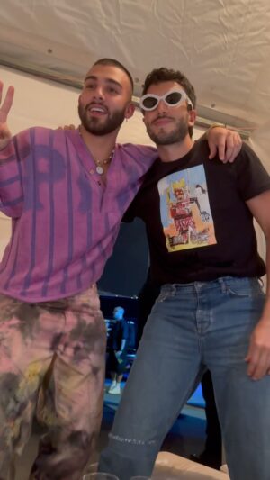 Sebastián Yatra Instagram - Hasta cuándo va a seguir pasando esto @manuelturizo ?!?! 🫨🫨🥹😂