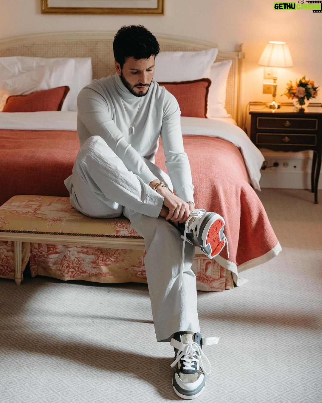 SebastiĆ”n Yatra Instagram - Gracias @hermes , merci š§”š„¹ Paris, France
