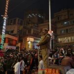 Sebastián Yatra Instagram - और इस फिल्म में अच्छा वह नहीं है जो प्रार्थना करता है बुरा आदमी हमेशा शुरुआत नहीं करता हर कोई कहता है कि वे सही हैं लेकिन मुझे विश्वास है तूफ़ान आया तो शांति है आज शांति महसूस न भी हो तो भी शांति है और यद्यपि कष्ट सहने के कारण भी हैं जब आप यहां होते हैं तभी वे चले जाते हैं Varanasi, India