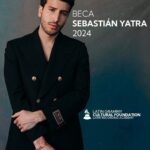 Sebastián Yatra Instagram – ¡Es con mucho entusiasmo que anunciamos la apertura de la Beca @SebastianYatra, Becas Talento para Matrícula, y Becas de Asistencia para Matrícula 2024 abren su convocatoria de solicitudes! 🎵💙
¡Solicita hoy! 
(1) Beca Sebastian Yatra: Patrocinada por @SebastianYatra 2024 tiene un valor de hasta $200,000 dólares y se otorga a un talentoso estudiante para obtener una licenciatura en Berklee College of Music en Boston.
(3) Becas Talento para Matrícula: Esta beca tiene un valor de hasta $100,000 dólares cada una y se otorga a tres estudiantes sobresalientes de música para que obtengan una licenciatura en música en la institución de su elección.
(40) Becas de Asistencia: Esta tbeca tiene un valor de hasta $10,000 dólares cada una y se otorga a cuarenta estudiantes para estudiar en la institución de música de su elección. 
📅 : Fecha límite para solicitar es el 10 de abril de 2024 a las 11:50pm ET
➡️ : Visita el link en bio para más información

#FundaciónLatinGRAMMY #LatinGRAMMY #MásQueUnaBeca

It is with great excitement that we announce that the 2024 @SebastianYatra Scholarship, Gifted Tuition Scholarship and Tuition Assistance Scholarship open their application process! 🎵💙
¡Apply today! 
(1) Sebastián Yatra Scholarship: Sponsored by @SebastianYatra 2024 has a value of up to $200,000 dollars and will be awarded to one talented student to obtain a bachelors degree in Berklee College of Music in Boston.
(3) Gifted Tuition Scholarships: This scholarships has a value of up to $100,000 dollars each and will be awarded to three outstanding music students to obtain a bachelors degree in the music institution of their choice.
(40) Tuition Assistance Scholarships: This scholarship has a value of up to $10,000 each and will be awarded to forty music students to study at the music institution of their choice. 
📅 : Deadline to apply is April 10, 2024 at 11:59pm ET
➡️ : Visit the link in bio to obtain more information

#LatinGRAMMYFoundation #LatinGRAMMY #MásQueUnaBeca