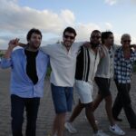 Sebastián Yatra Instagram - Hoy cierro uno de los años más bonitos de mi vida, donde me di el espacio de vivir experiencias diferentes a la música… antes mi vida era ser cantante, ahora son muchas más cosas que eso, y me parece bonito… recargado estoy, listo para volverles a compartir muchas nuevas canciones y girar, girar, girar (por donde ustedes quieran que vaya) , viene álbum en el 2024, pero más importante que eso.. FELIZ AÑO PARA TODOS ✨✨✨❤️❤️❤️ de verdad que LOS AMO, somos todos parte de lo mismo 🙏🏻💫✨🥹 Punta del Este, Uruguay