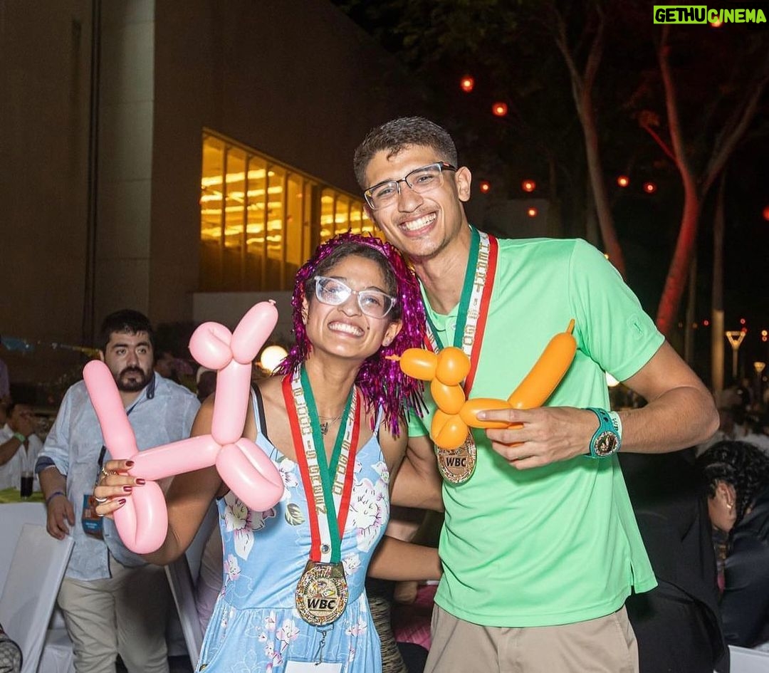 Sebastian Fundora Instagram - A night to remember !#wbcconvention2022 💚💛 Palacio Mundo Imperial