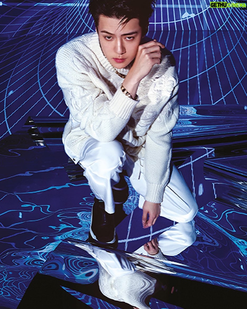 Sehun Instagram - @Dior @Mrkimjones #diorsacai @WKOREA #LoveYourW