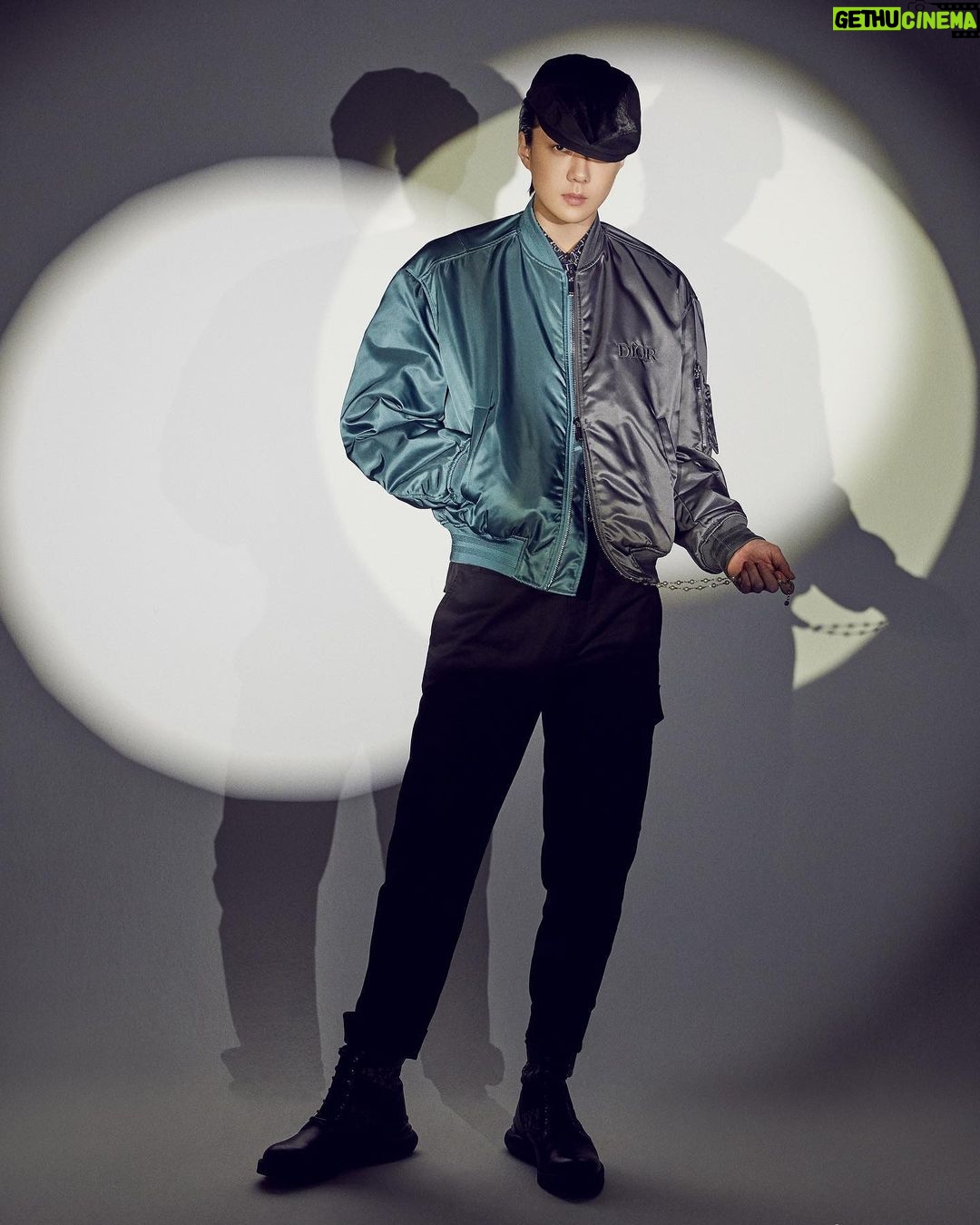 Sehun Instagram - #광고 @dior #dior #DiorWinter20 @mrkimjones @esquire.korea